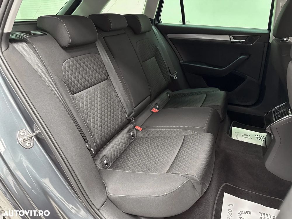 Skoda Superb 2.0 TDI DSG Style - 9