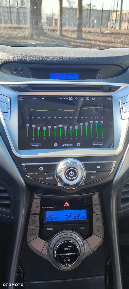 Hyundai Elantra 1.6 Comfort - 14