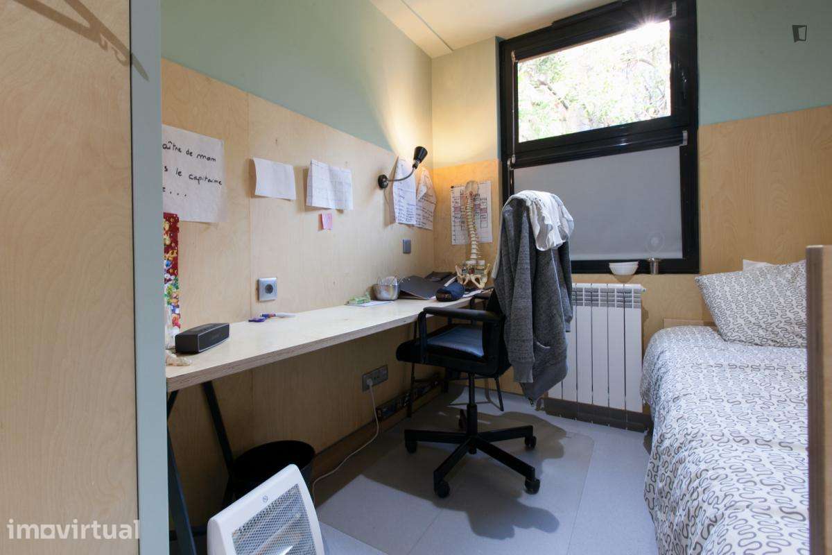 Quarto - localizado em Paranhos Porto - Grande imagem: 3/41