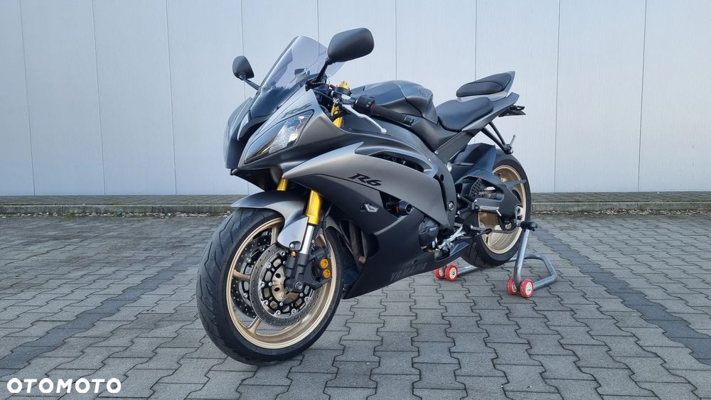 Yamaha R6 - 1