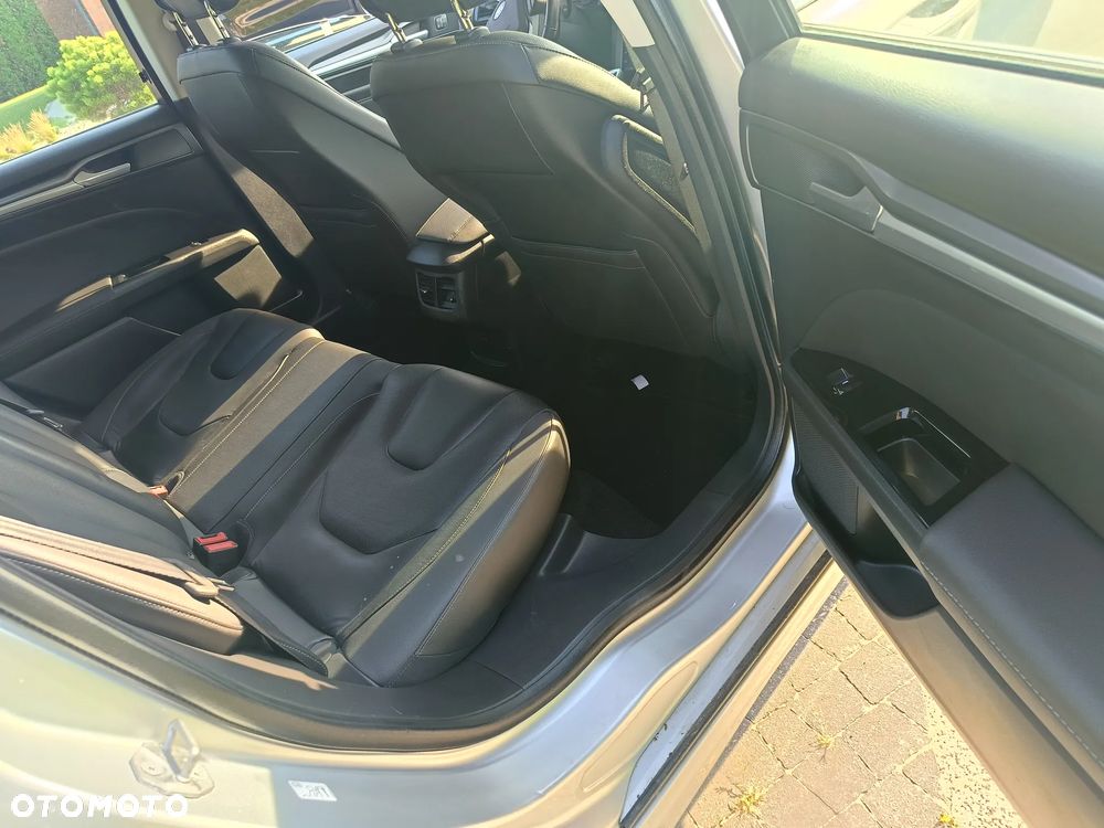 Ford Mondeo 2.0 TDCi Titanium - 19