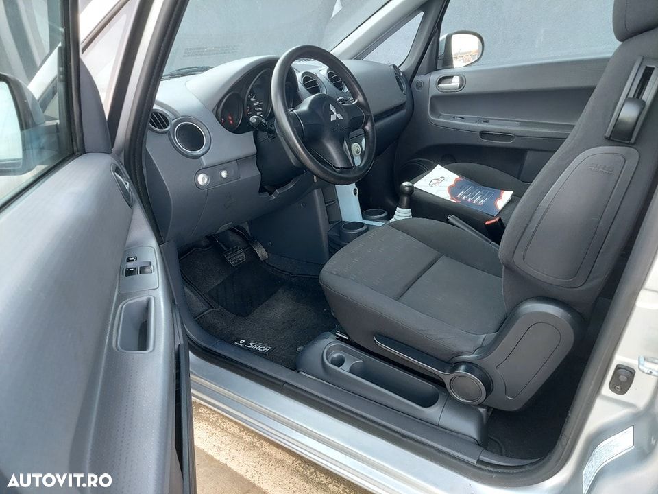Mitsubishi Colt - 7