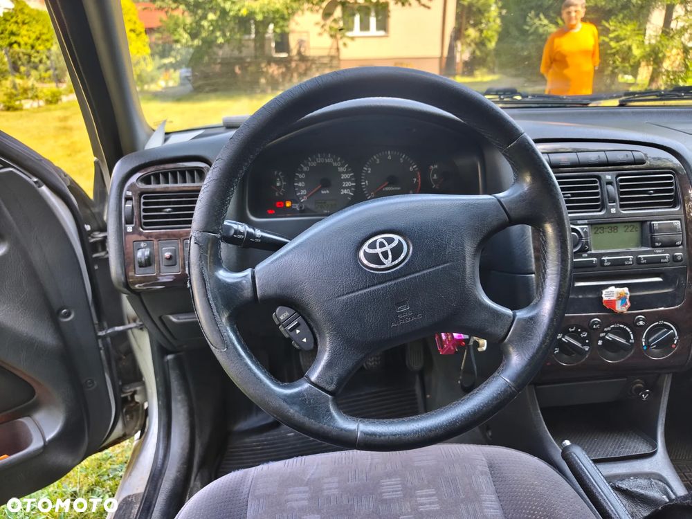 Toyota Avensis 2.0 VVT-i Sol - 18