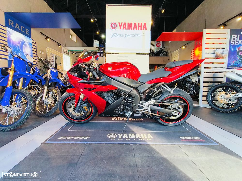Yamaha YZF R1 - 11