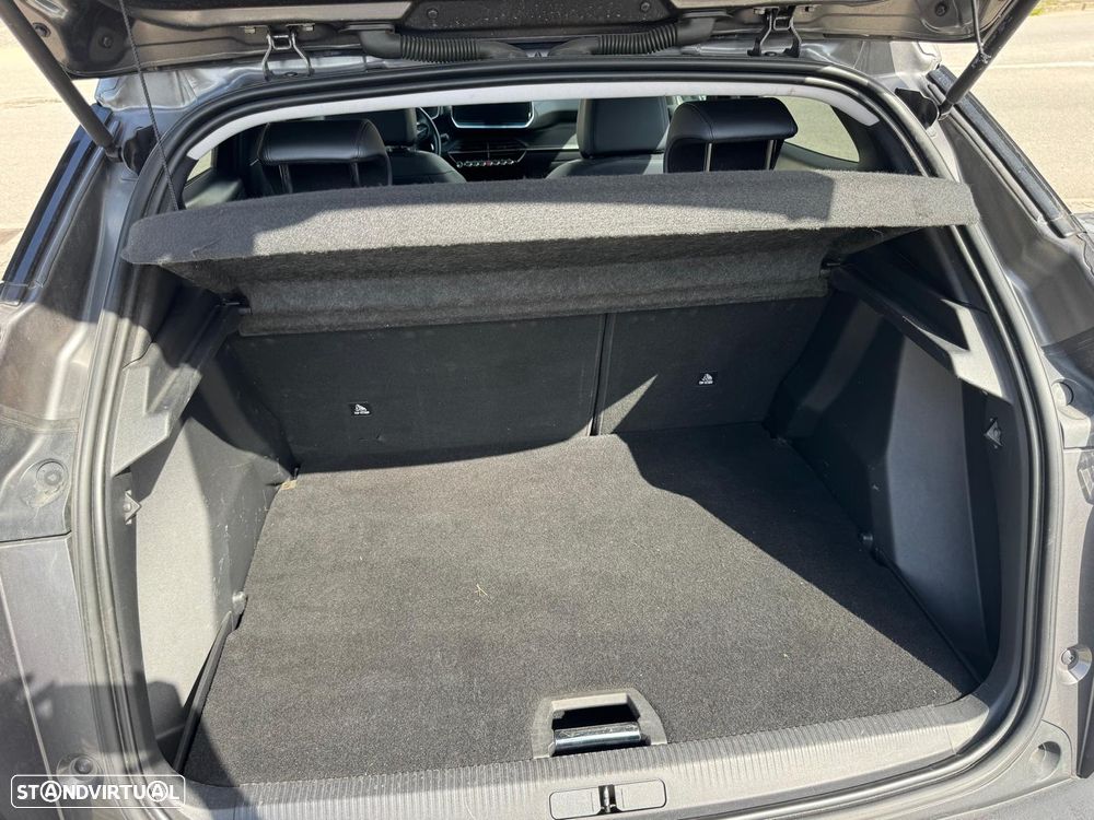 Peugeot 2008 PureTech 130 EAT8 Allure - 16