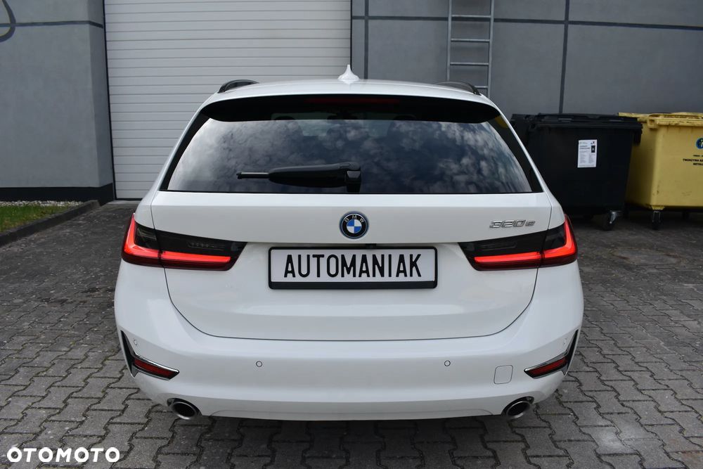 BMW Seria 3 320e Luxury Line - 12