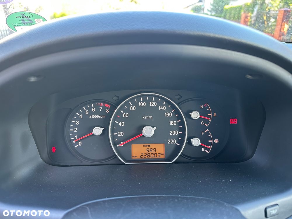 Kia Carens 2.0 EX - 19