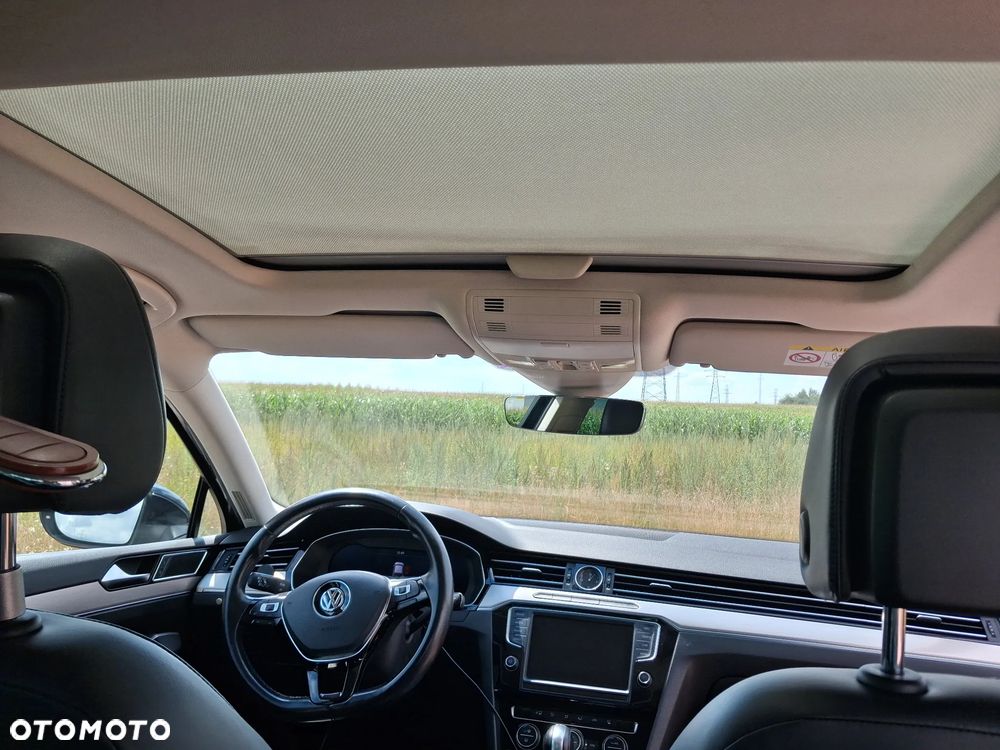 Volkswagen Passat - 10