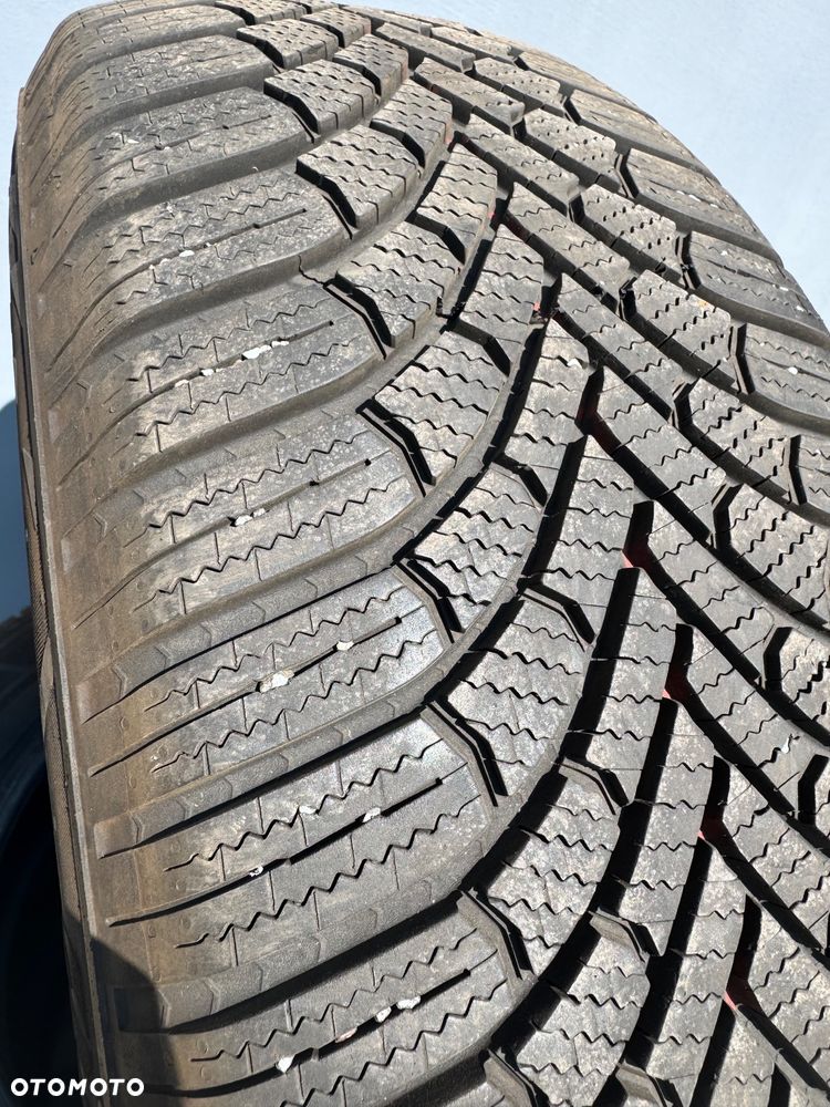 Bridgestone Blizzak 6 215/65/17 2025r - 3