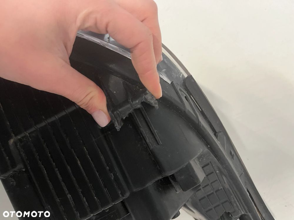 Hyundai i20 Lampa przednia Lewa , prawa 921021J5 - 8
