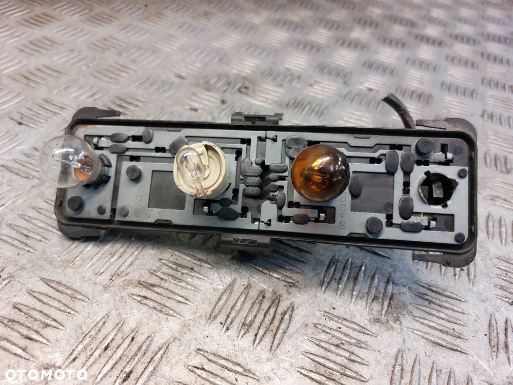 WKŁAD LAMPY PRAWY TYŁ CHRYSLER VOYAGER IV - 1