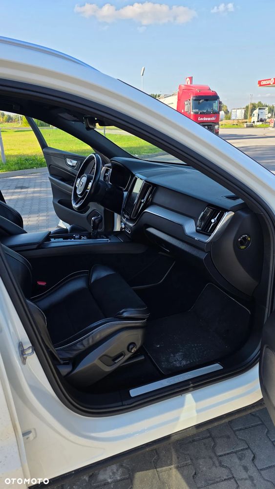 Volvo XC 60 D3 R-Design - 6