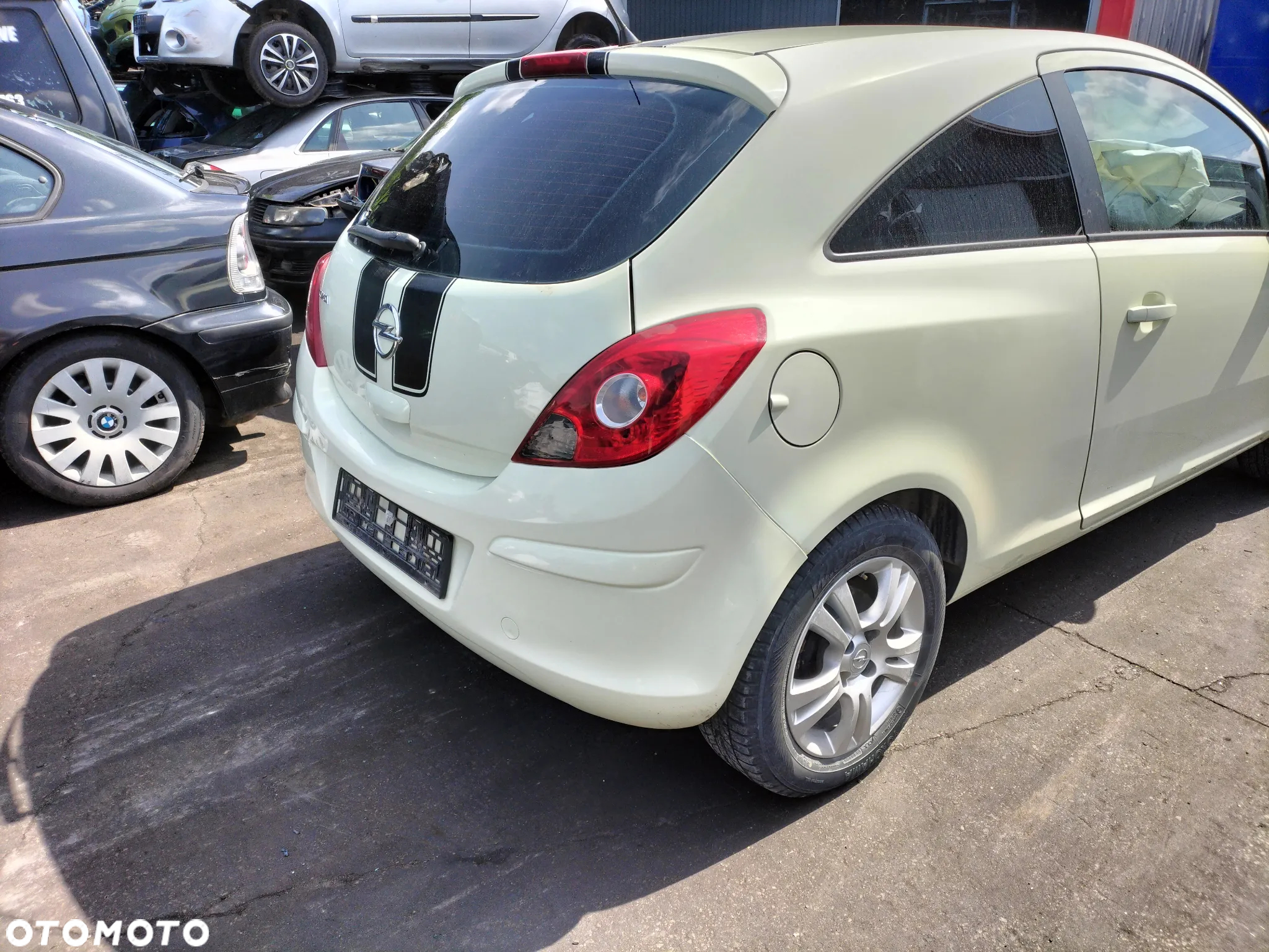 ZDERZAK TYŁ OPEL CORSA D 3D LIFT 2011r KOD LAK. Z30R - 2