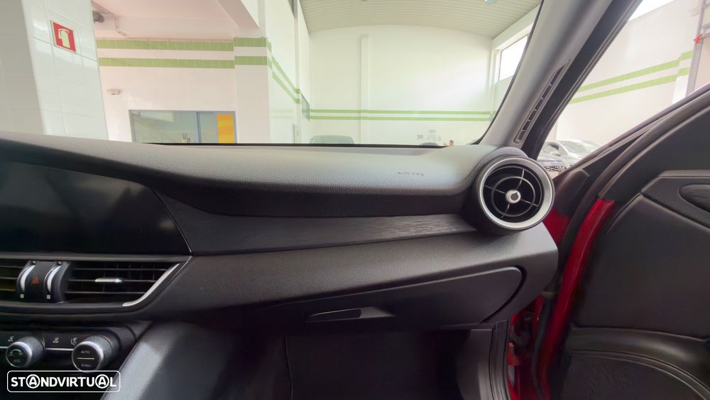 Alfa Romeo Giulia 2.2 D Sprint AT8 - 10
