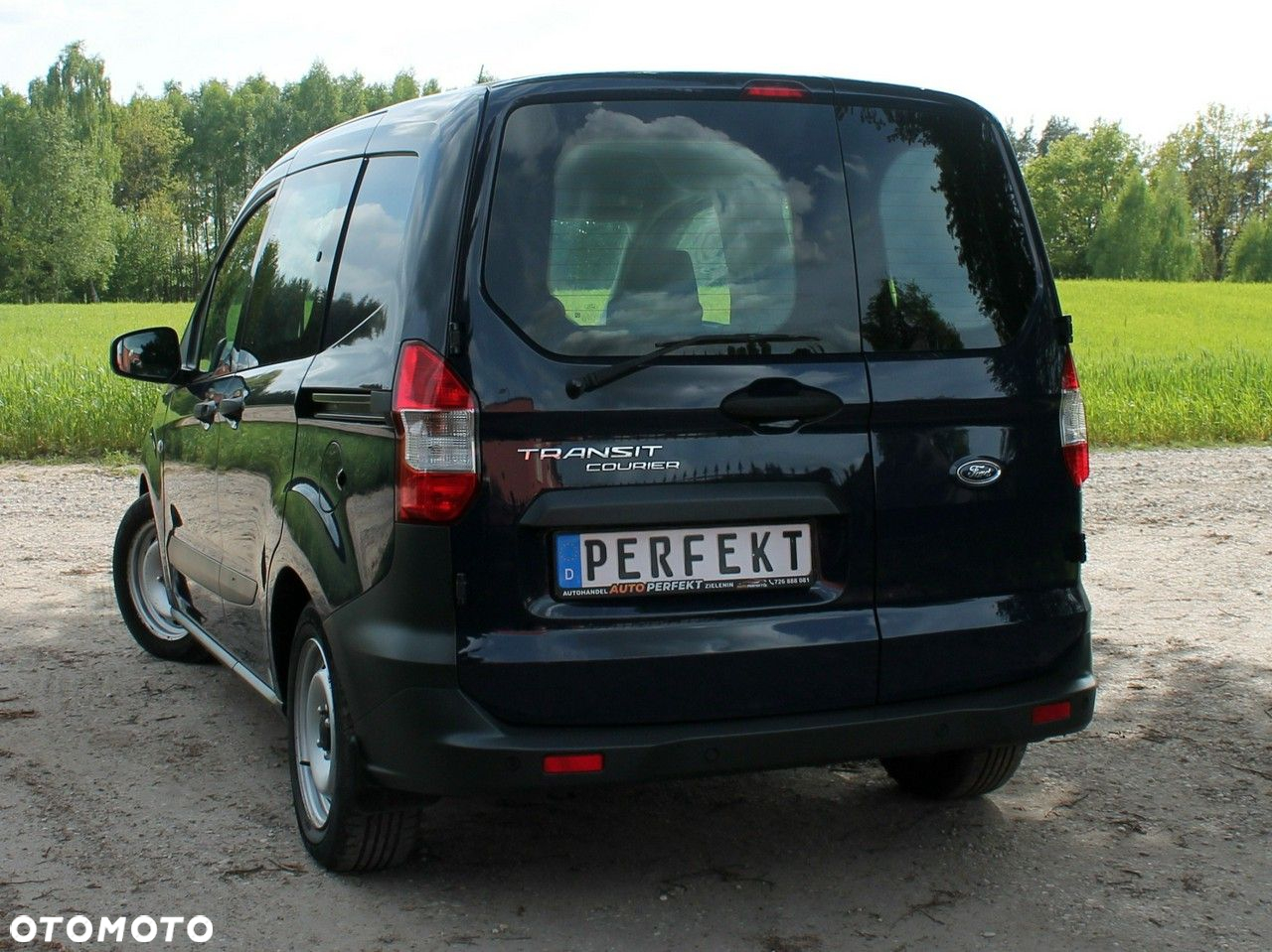 Ford Transit Courier - 15