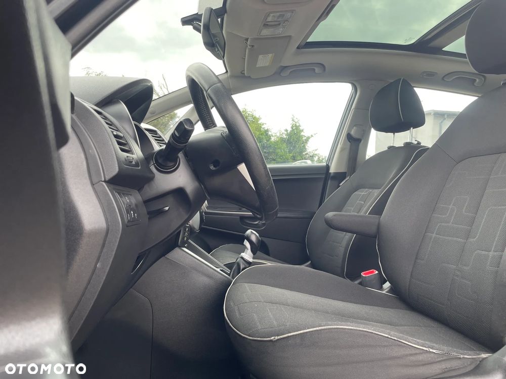 Kia Venga - 12