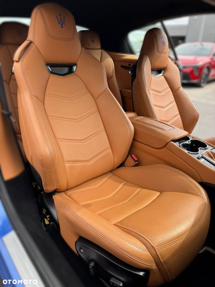 Maserati GranCabrio - 23