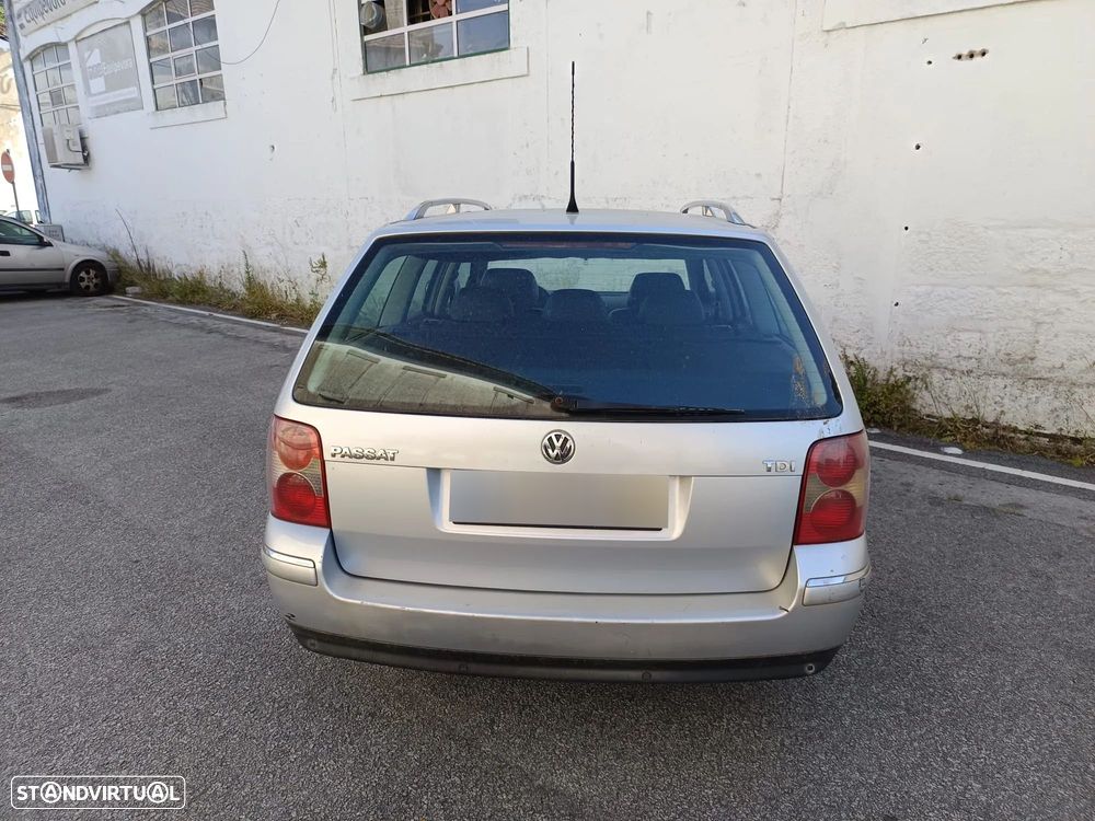 VW Passat Variant 1.9 TDi Highline - 4