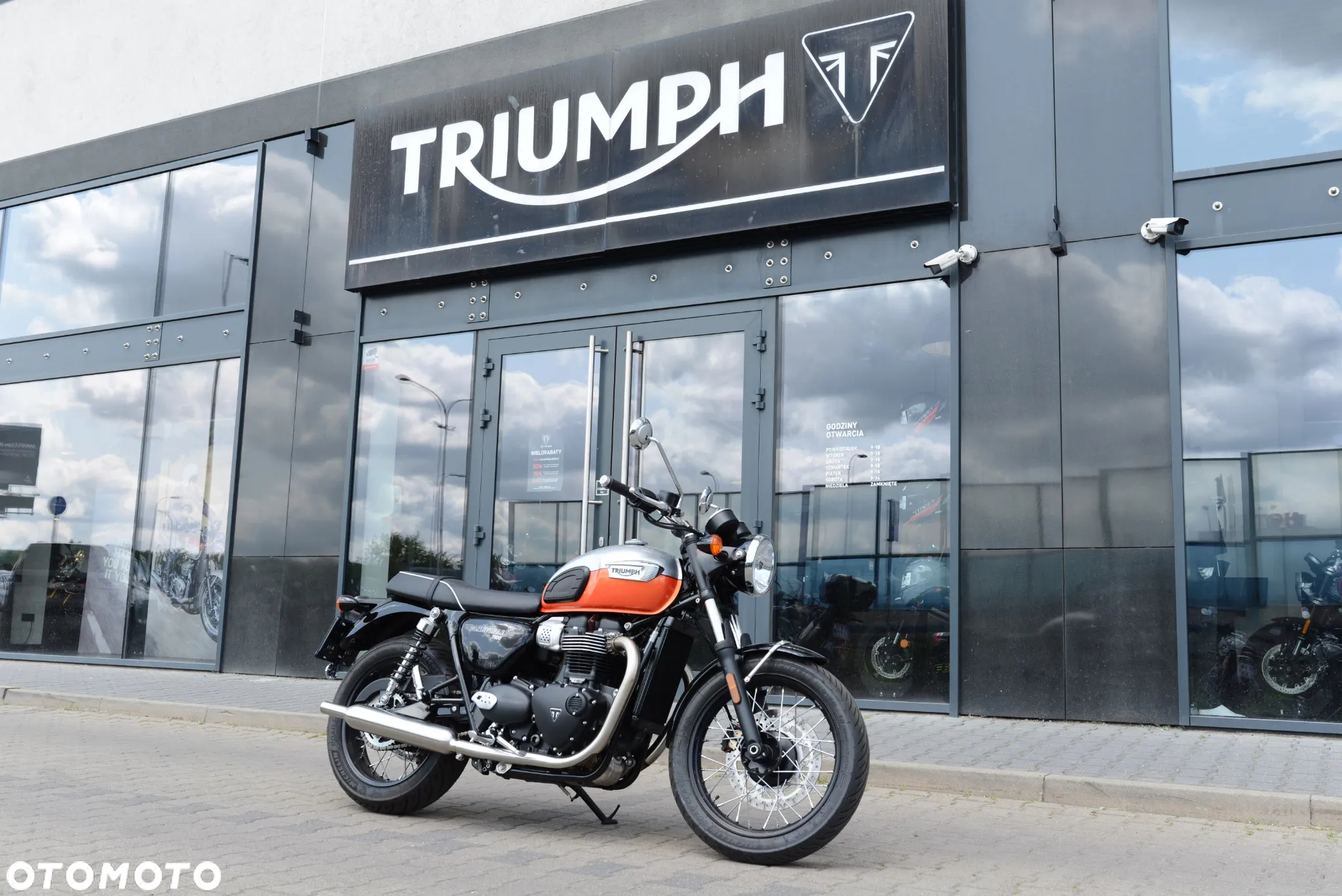 Triumph Bonneville - 15