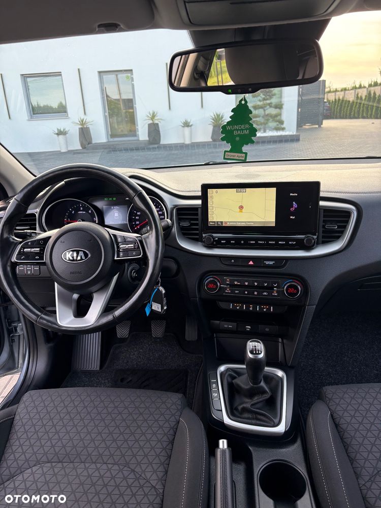 Kia Ceed 1.6 CRDi 136 ISG Dream-Team Edition - 22