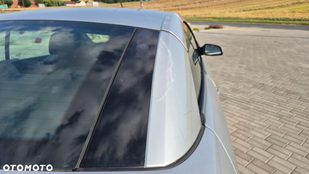 Opel Astra 2.0 T Cosmo - 15