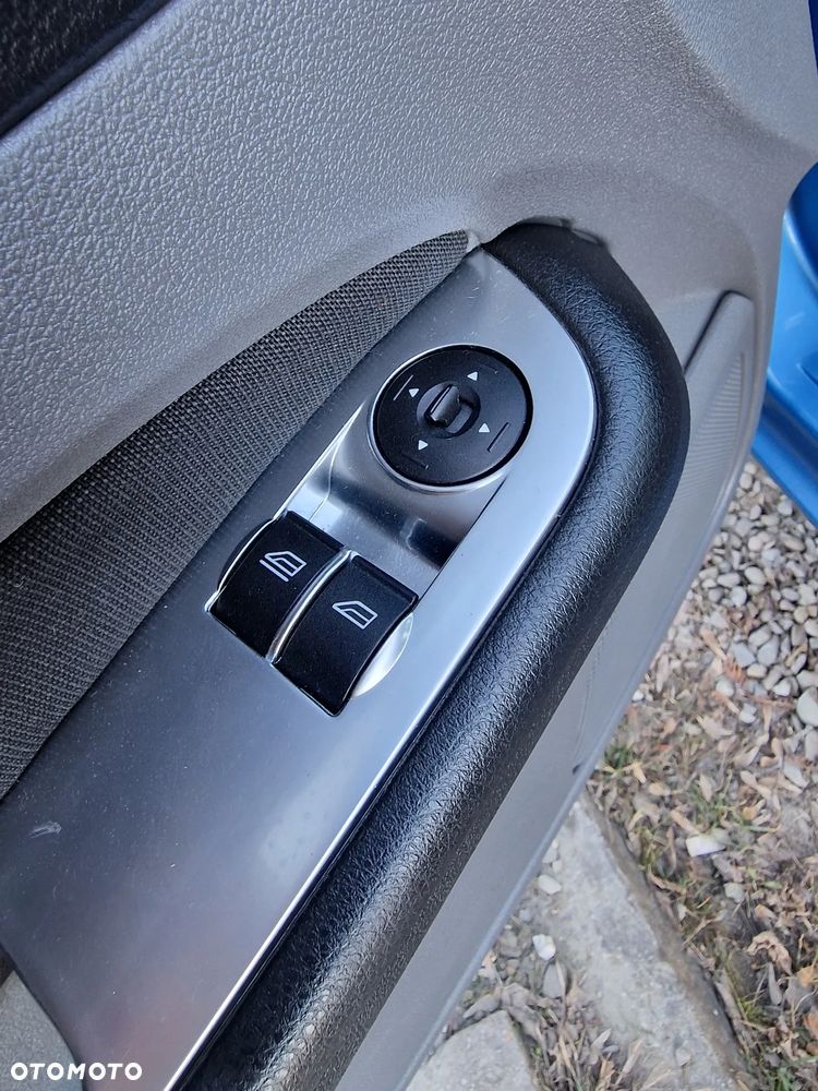 Ford Focus 1.6 Ghia - 16