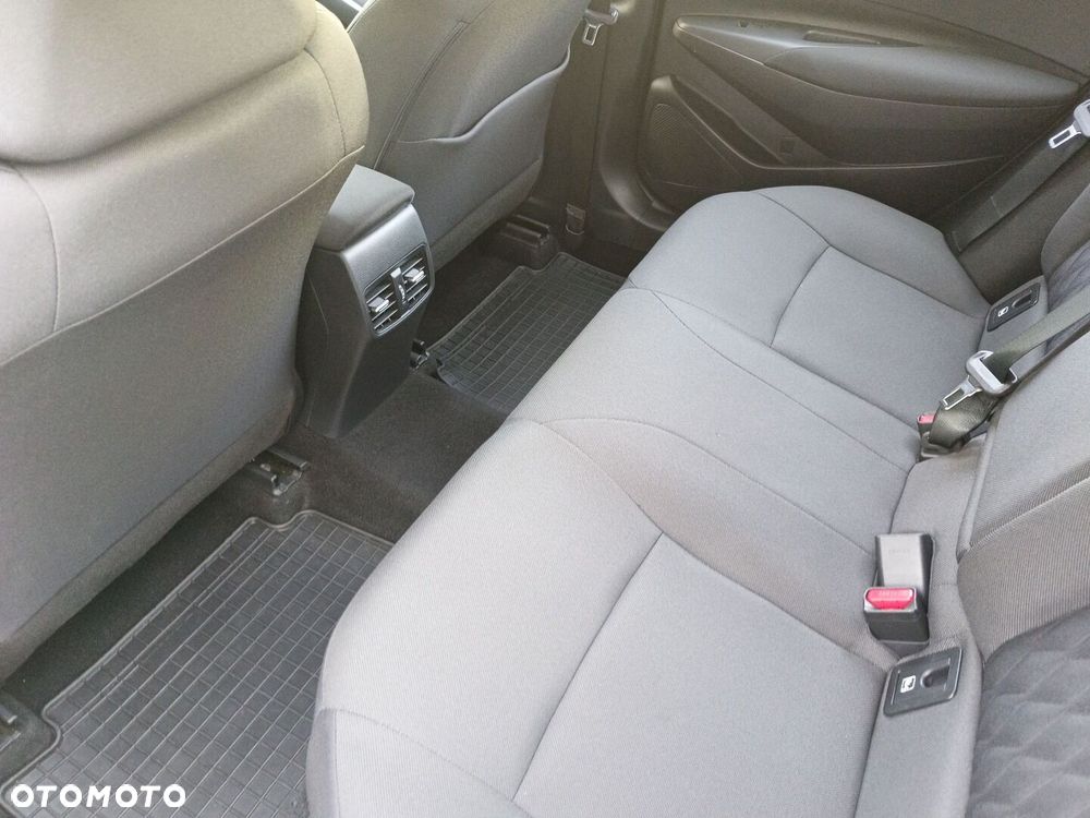 Toyota Corolla - 10