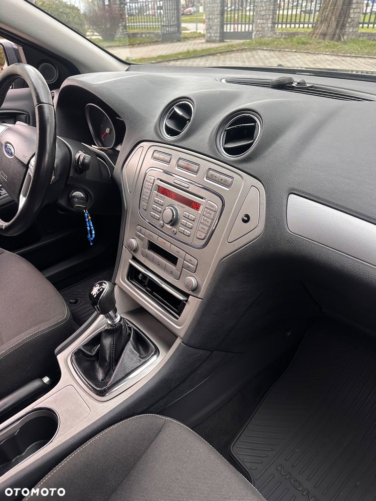 Ford Mondeo 1.8 TDCi Ambiente - 25