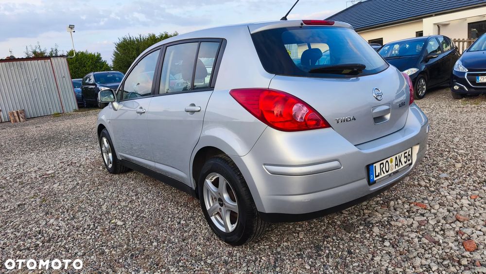 Nissan Tiida - 11