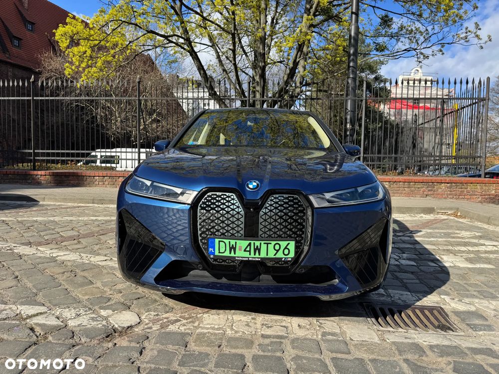 BMW iX xDrive40 76.6kWh - 8