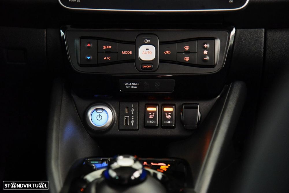 Nissan Leaf N-Connecta - 23