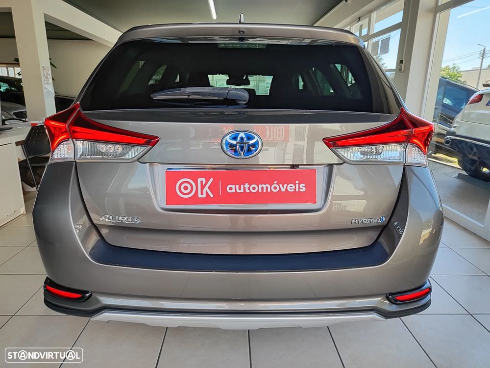 Toyota Auris Touring Sports 1.8 HSD Comfort +P.Techno+P.Sport - 10