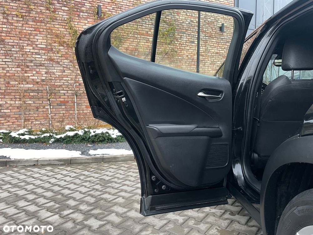 Lexus UX 250h Business Edition - 8