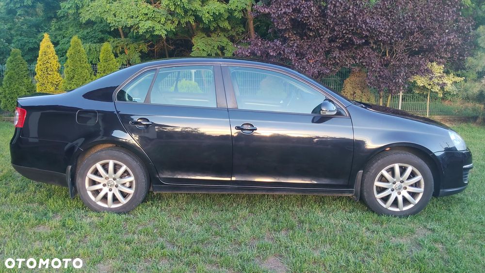 Volkswagen Jetta 1.6 Trendline - 3