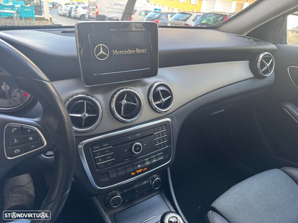 Mercedes-Benz GLA 180 d - 9