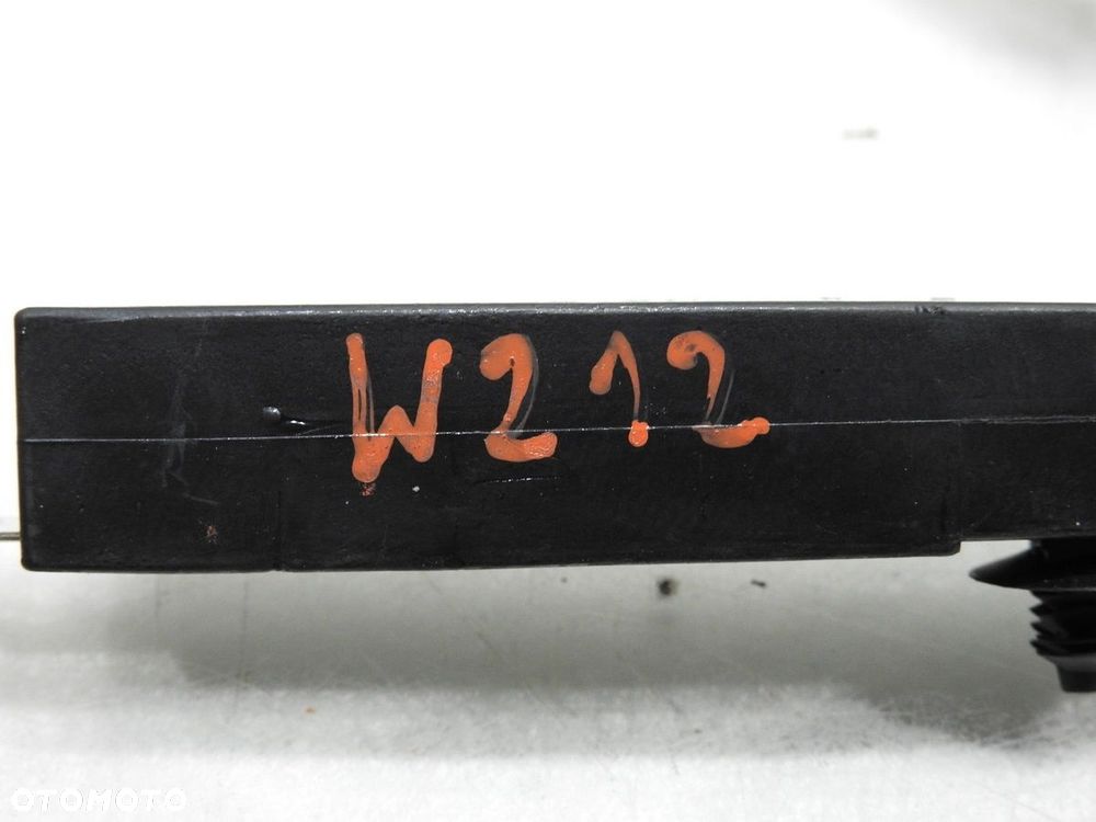 WZMACNIACZ ANTENY MERCEDES W212 A2048702589 - 5
