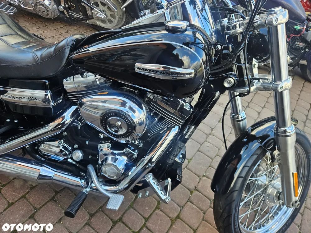 Harley-Davidson Dyna Super Glide - 24