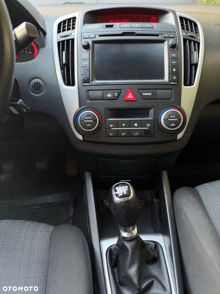 Kia Ceed - 9