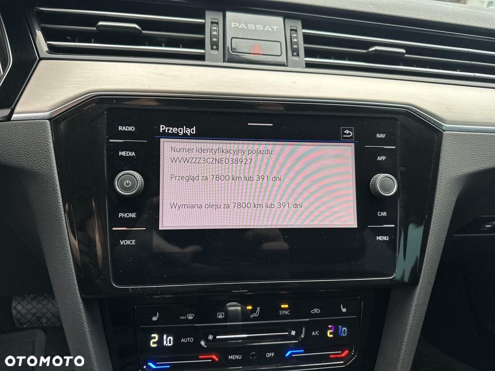 Volkswagen Passat - 20