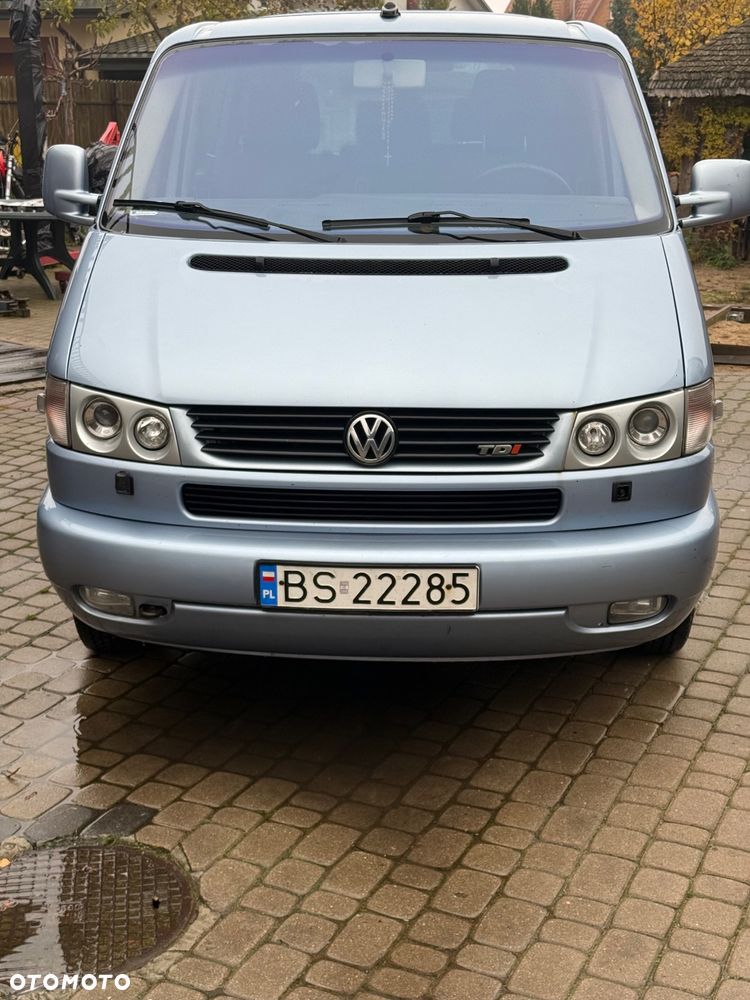 Volkswagen Caravelle - 11
