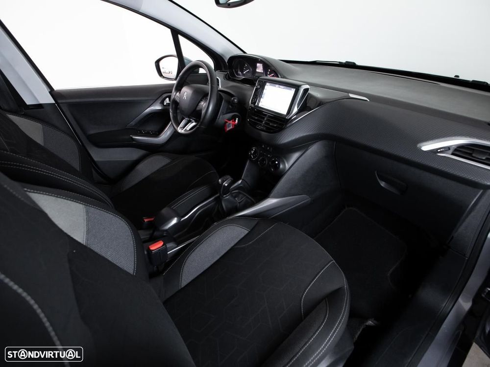 Peugeot 2008 - 8