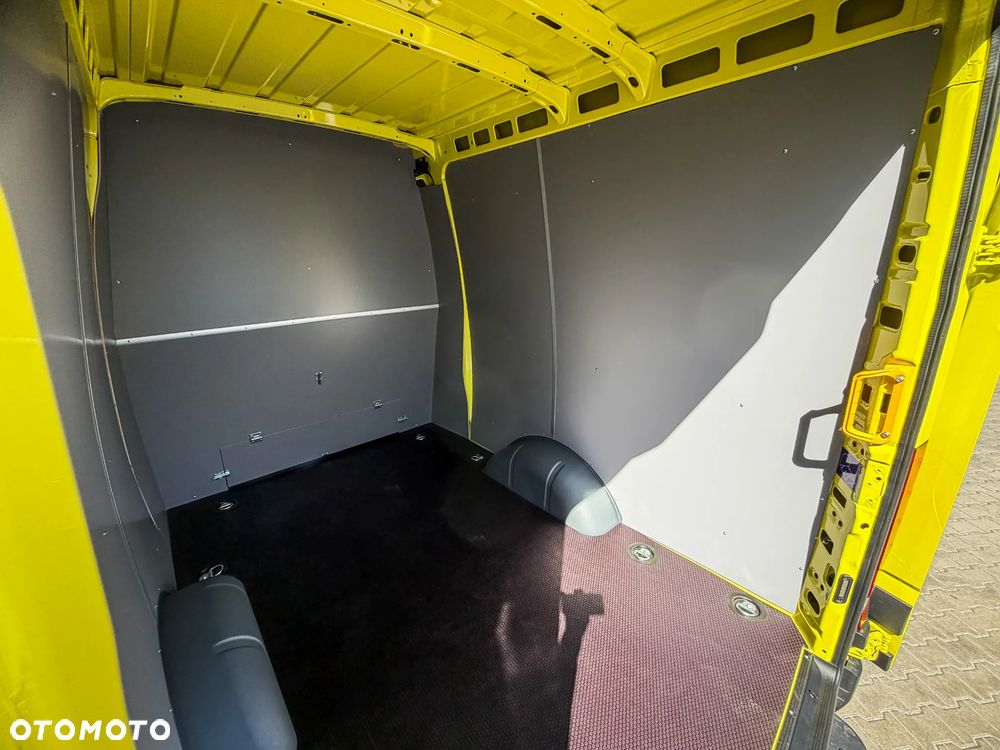Iveco Daily 3.0 3.5 tony Brygadówka L3H2 Nowy MY24 - 19