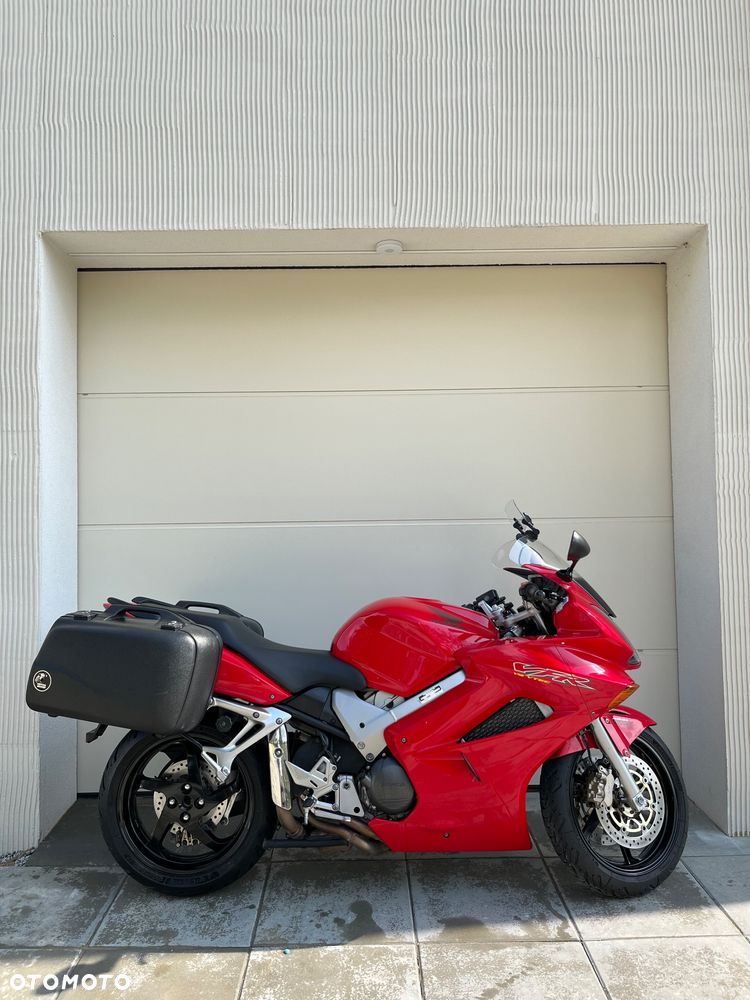Honda VFR - 4