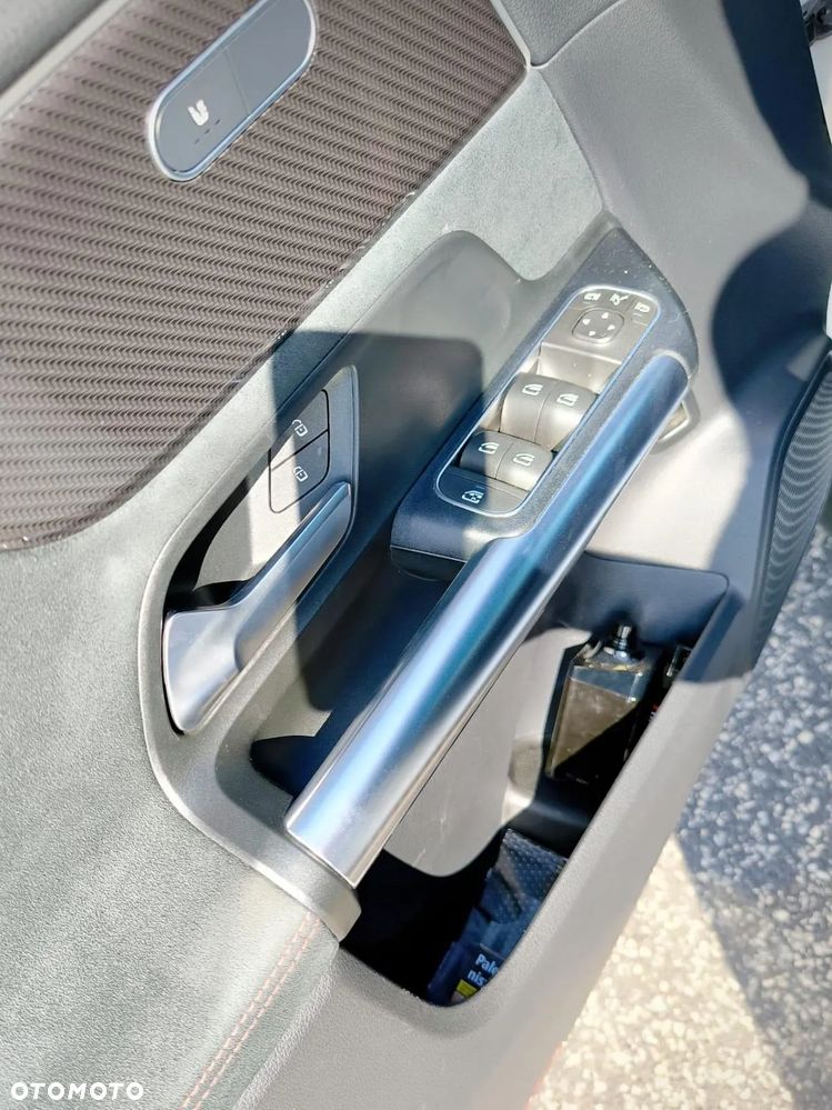 Mercedes-Benz GLA 180 AMG Line - 10