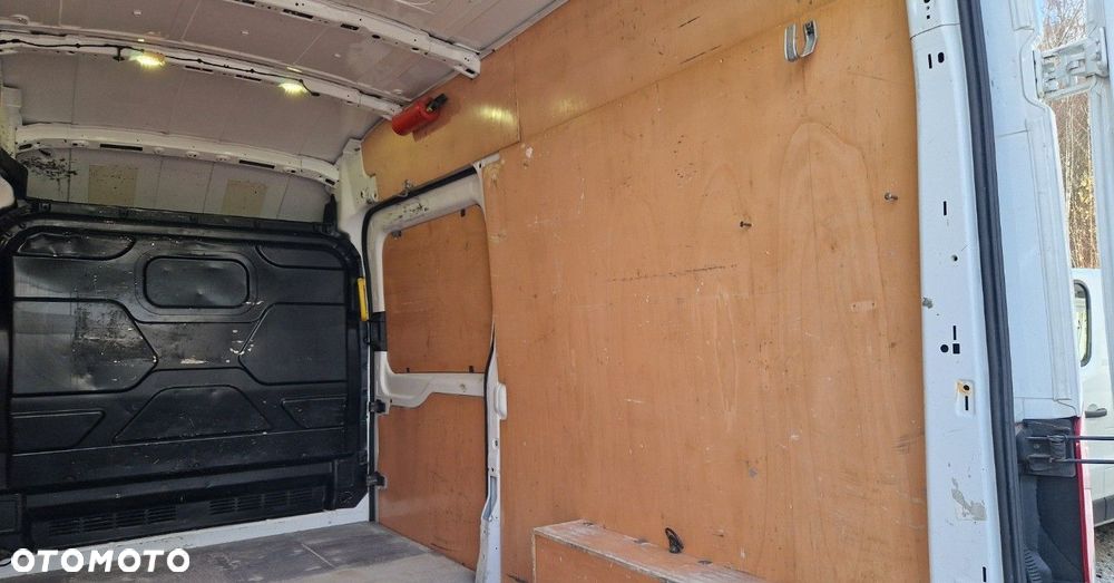 Ford Transit - 9