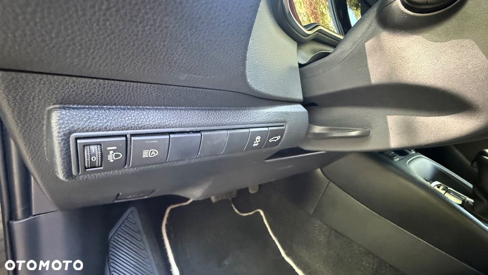 Toyota Corolla 1.8 Hybrid Executive - 18