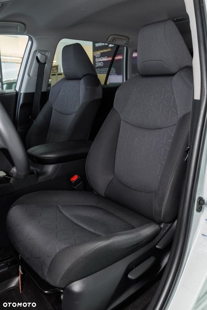 Toyota RAV4 - 9