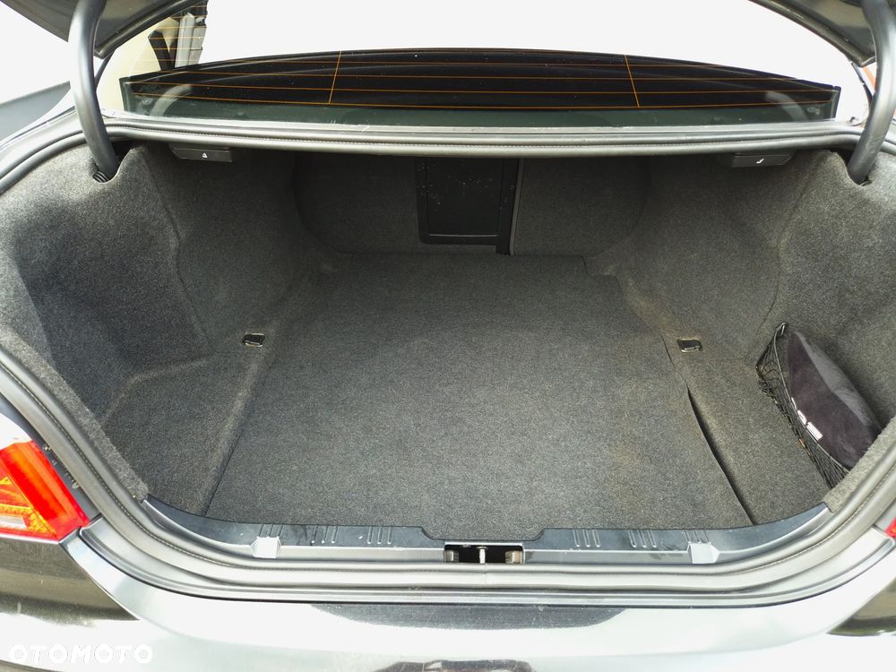 BMW Seria 5 530i - 32
