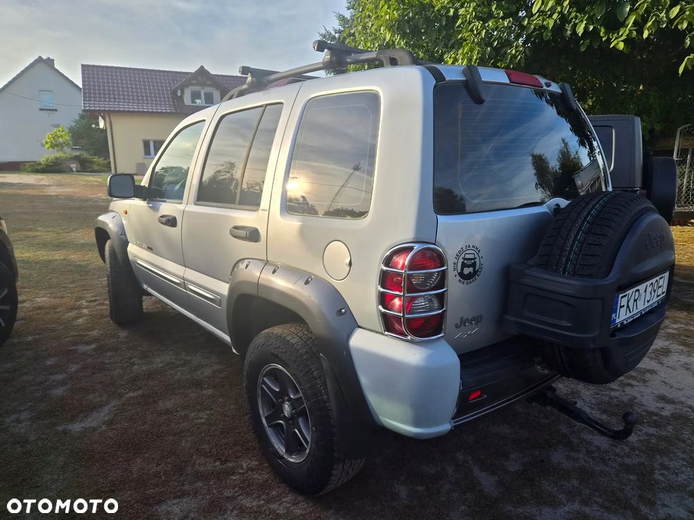 Jeep Cherokee - 12