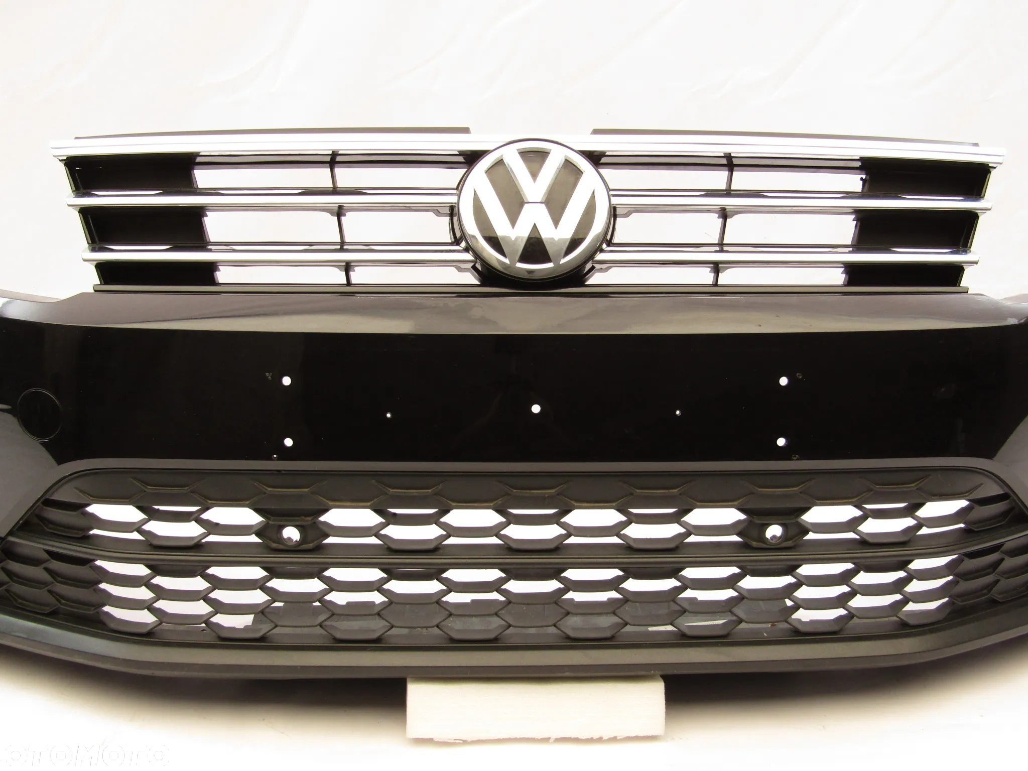 Zderzak przedni VW Tiguan 5NA 16 - 20 Sprysk. / Pdc-4 Lakier LC9X - 7